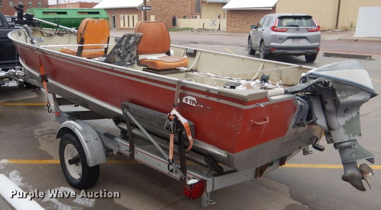 image for item FI9025 1985 Lund American  boat