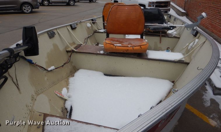 image for item FI9025 1985 Lund American  boat