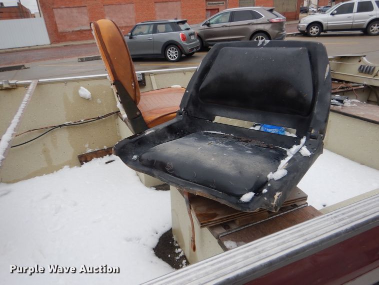 image for item FI9025 1985 Lund American  boat