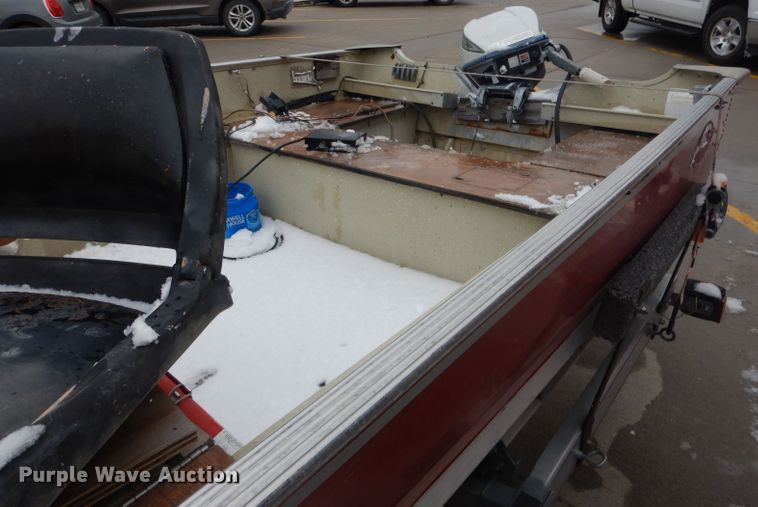 image for item FI9025 1985 Lund American  boat