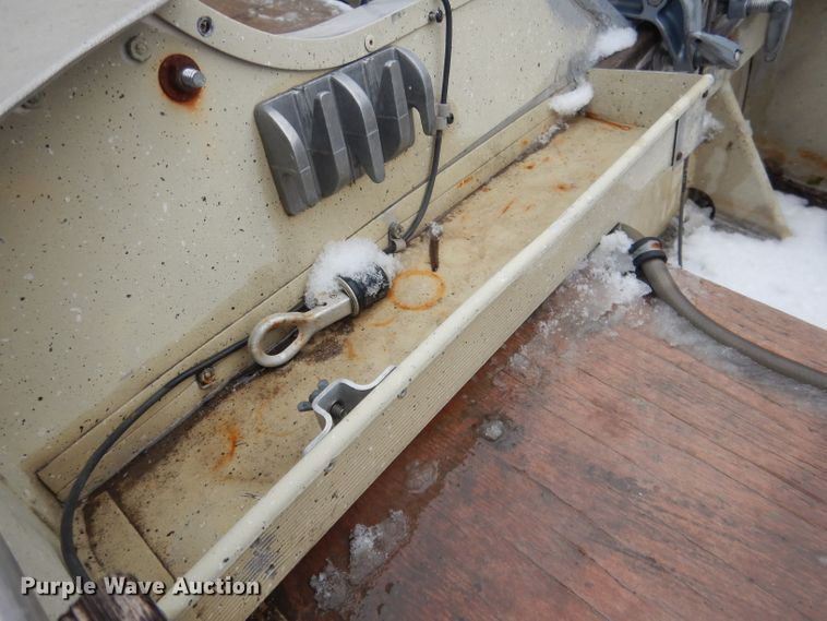 image for item FI9025 1985 Lund American  boat