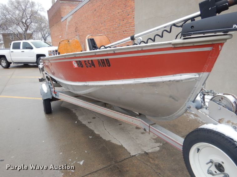 image for item FI9025 1985 Lund American  boat