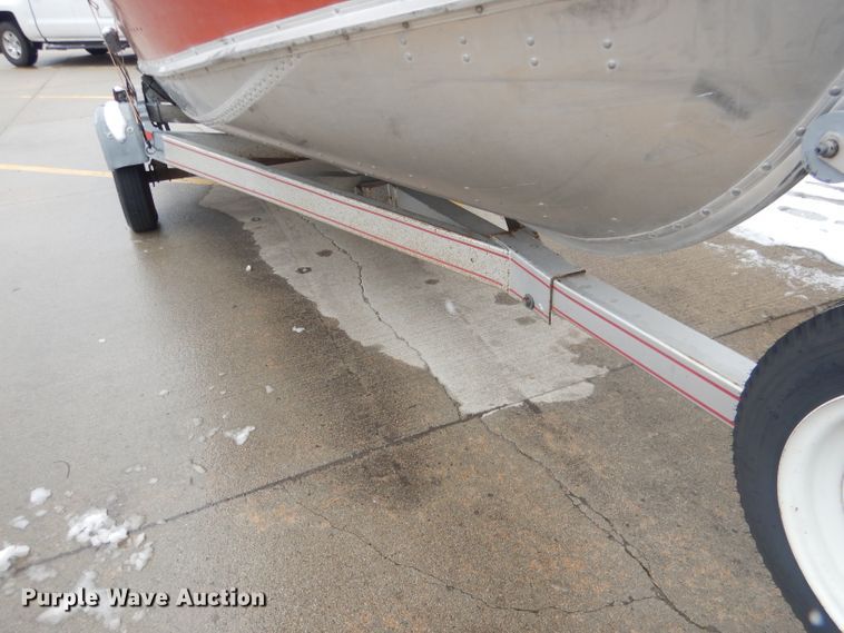 image for item FI9025 1985 Lund American  boat