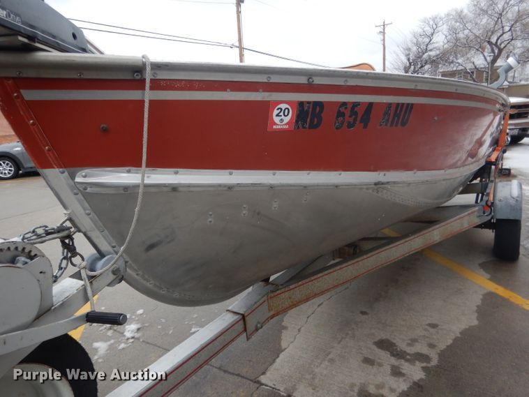 image for item FI9025 1985 Lund American  boat