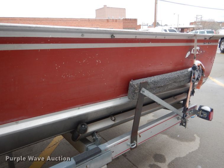 image for item FI9025 1985 Lund American  boat