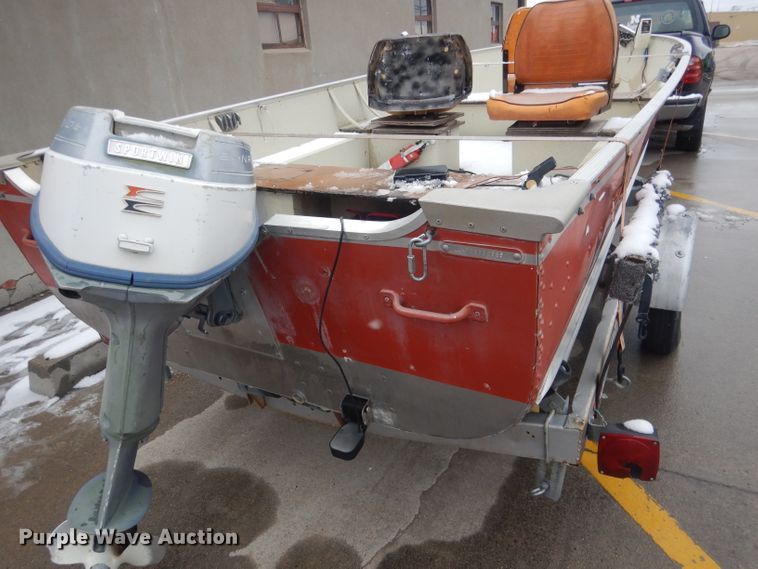 image for item FI9025 1985 Lund American  boat