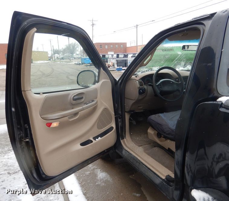 image for item FI9026 2000 Ford F150  pickup truck