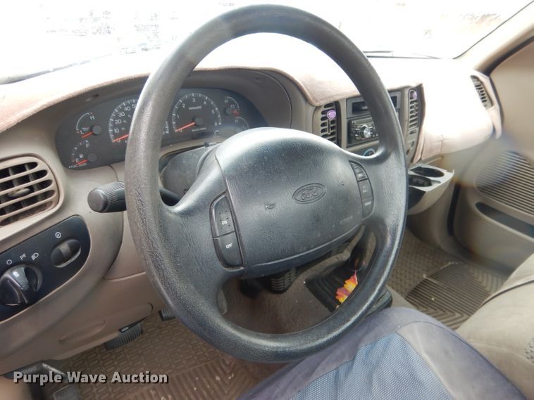 image for item FI9026 2000 Ford F150  pickup truck