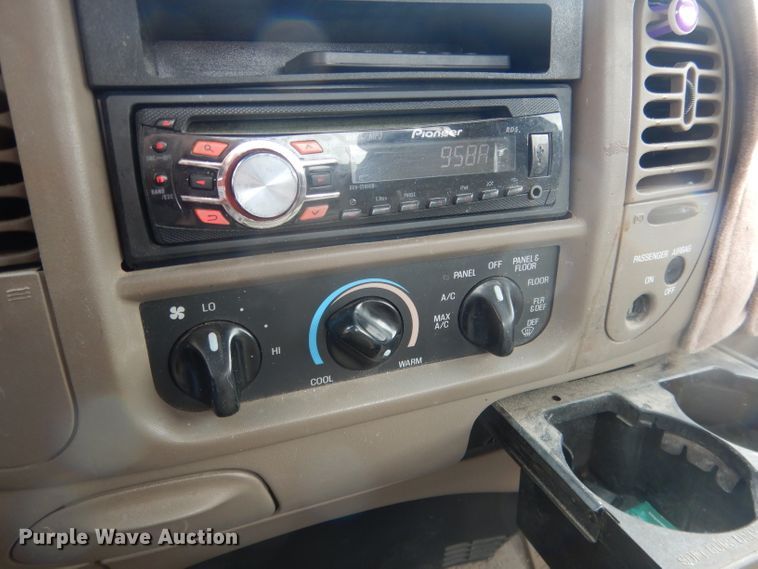 image for item FI9026 2000 Ford F150  pickup truck