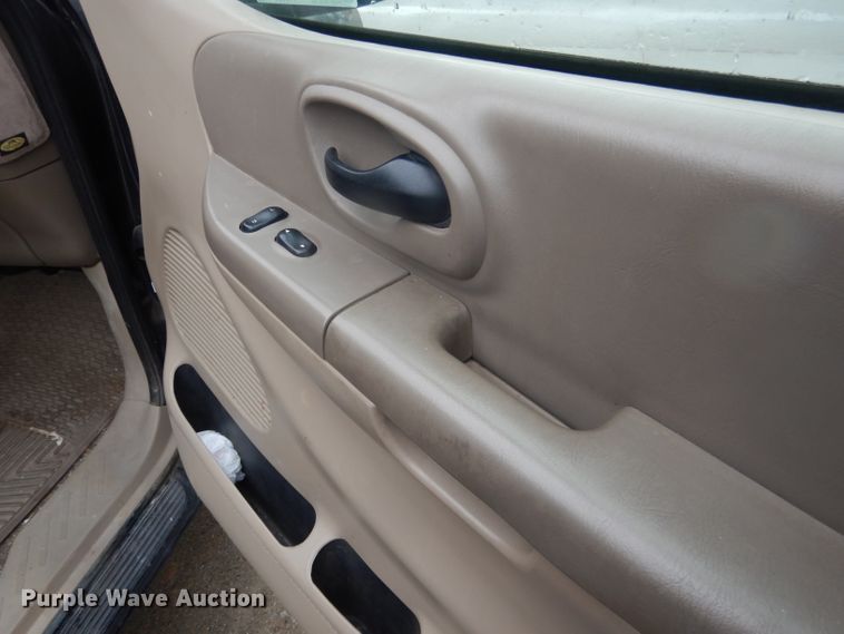 image for item FI9026 2000 Ford F150  pickup truck