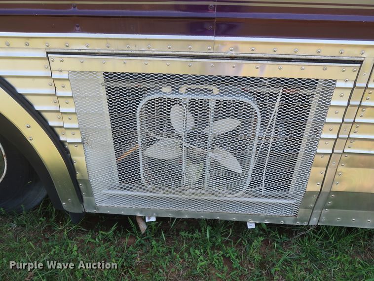 image for item GS9923 1976 Prevost TS47  coach bus