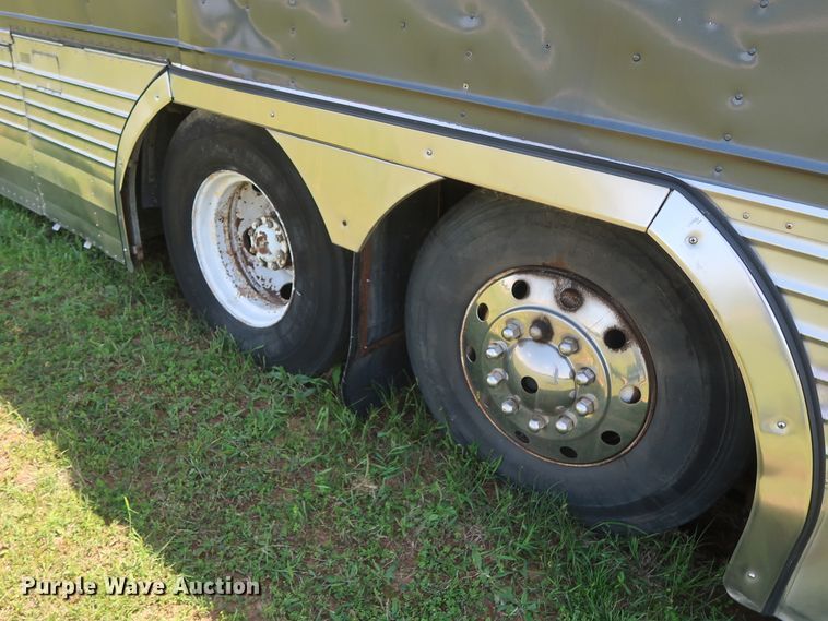 image for item GS9923 1976 Prevost TS47  coach bus