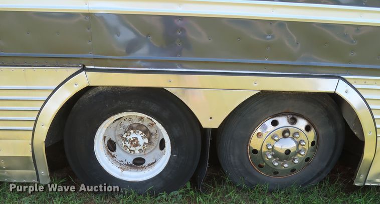 image for item GS9923 1976 Prevost TS47  coach bus