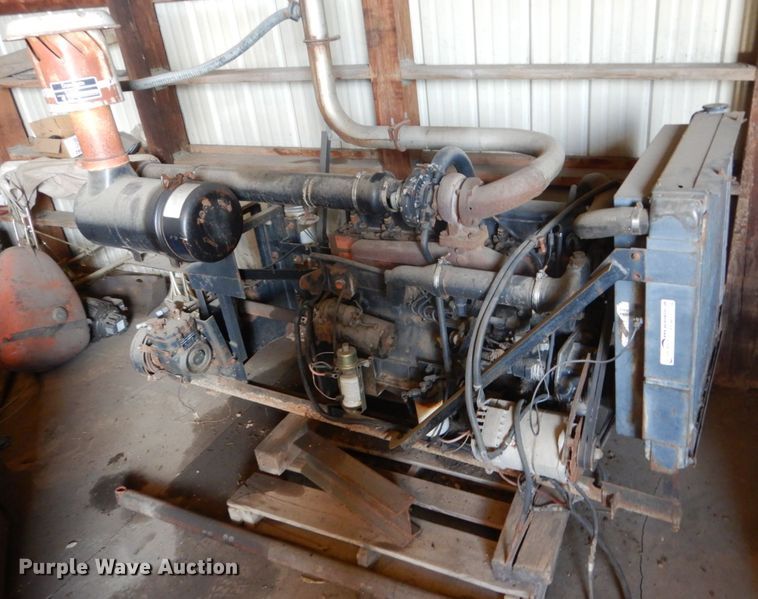 image for item HE9611 Allis Chalmers six cylinder diesel engine