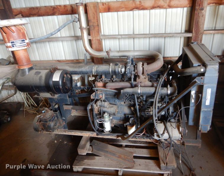 image for item HE9611 Allis Chalmers six cylinder diesel engine