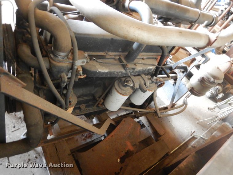 image for item HE9611 Allis Chalmers six cylinder diesel engine