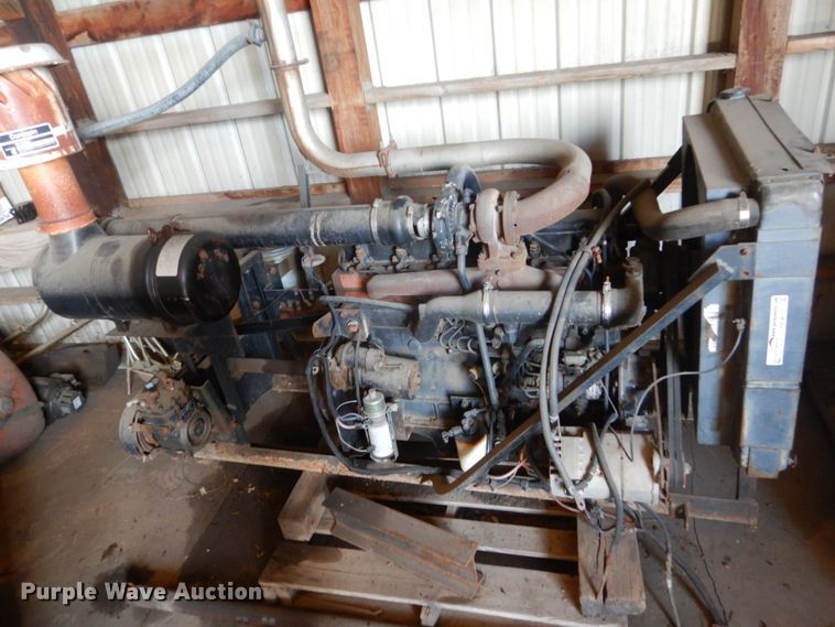 image for item HE9611 Allis Chalmers six cylinder diesel engine