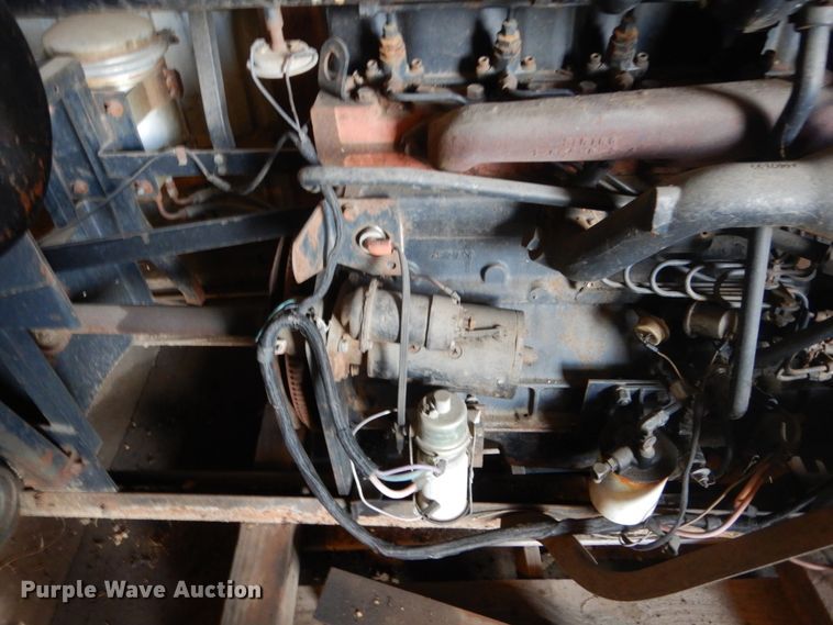 image for item HE9611 Allis Chalmers six cylinder diesel engine