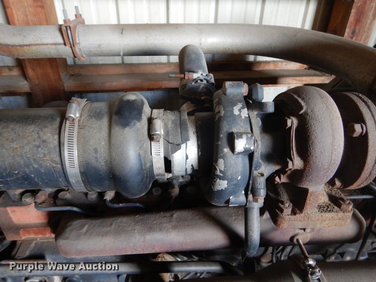image for item HE9611 Allis Chalmers six cylinder diesel engine
