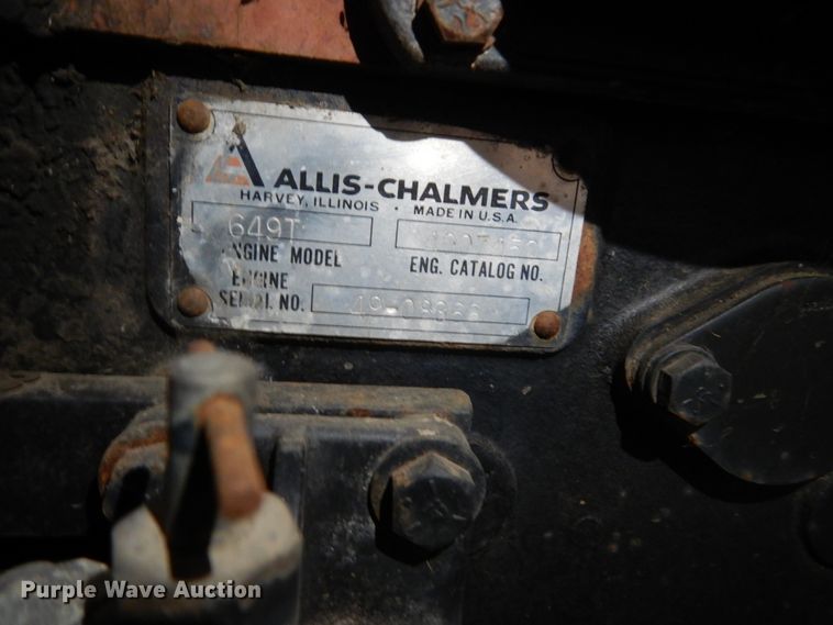 image for item HE9611 Allis Chalmers six cylinder diesel engine
