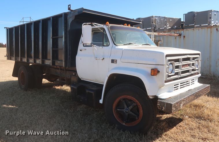 image for item HK9702 1986 GMC 7000  dump truck