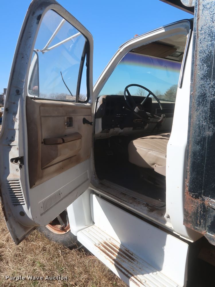 image for item HK9702 1986 GMC 7000  dump truck