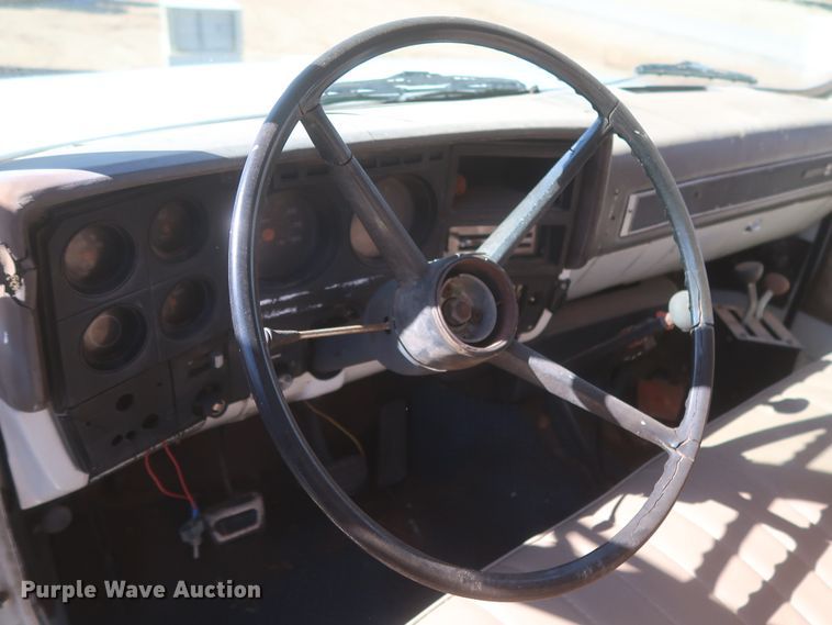 image for item HK9702 1986 GMC 7000  dump truck