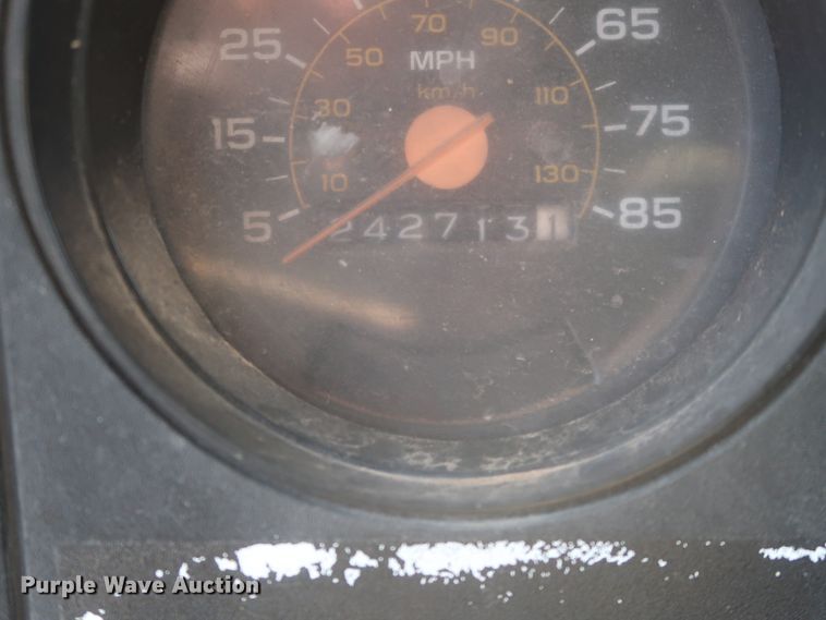 image for item HK9702 1986 GMC 7000  dump truck