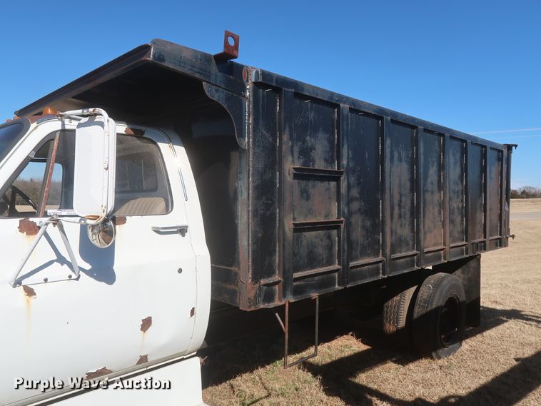 image for item HK9702 1986 GMC 7000  dump truck