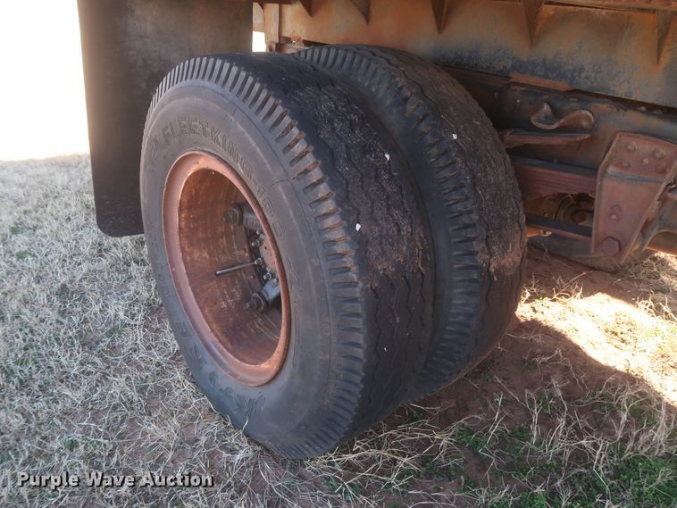 image for item HK9702 1986 GMC 7000  dump truck