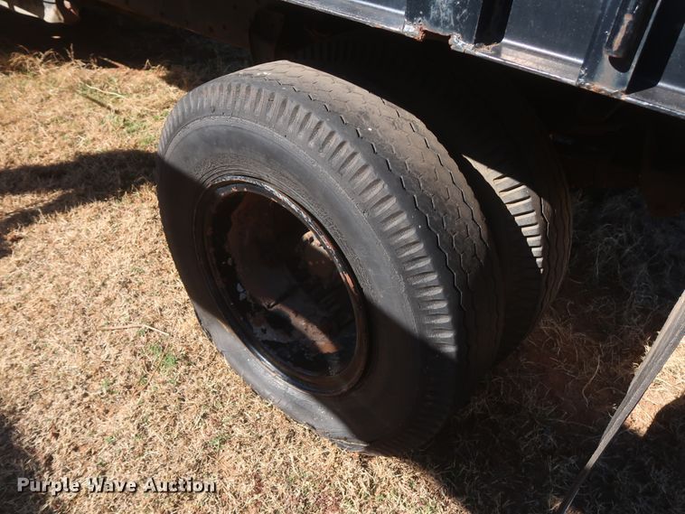 image for item HK9702 1986 GMC 7000  dump truck