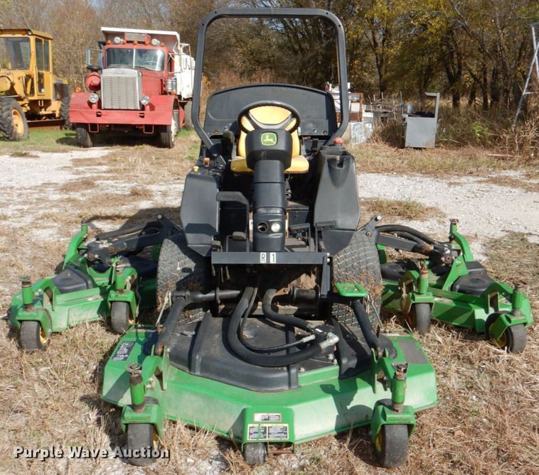image for item HL9250 John Deere 1600 Turbo  lawn mower
