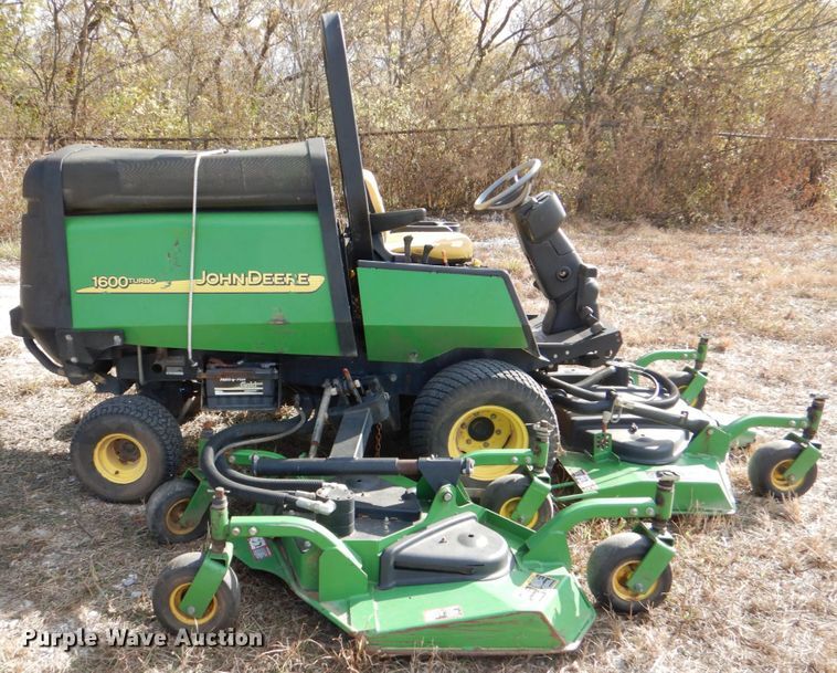 image for item HL9250 John Deere 1600 Turbo  lawn mower