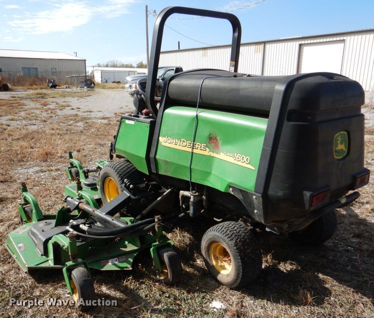 image for item HL9250 John Deere 1600 Turbo  lawn mower