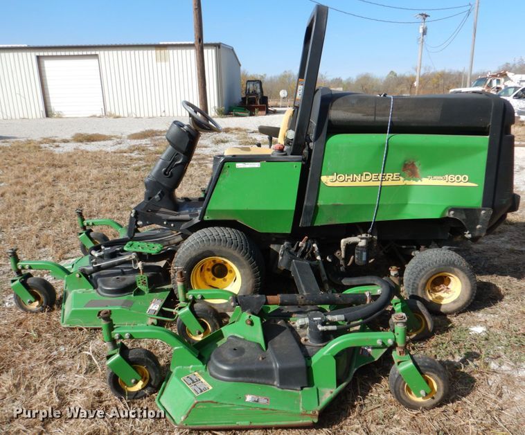 image for item HL9250 John Deere 1600 Turbo  lawn mower