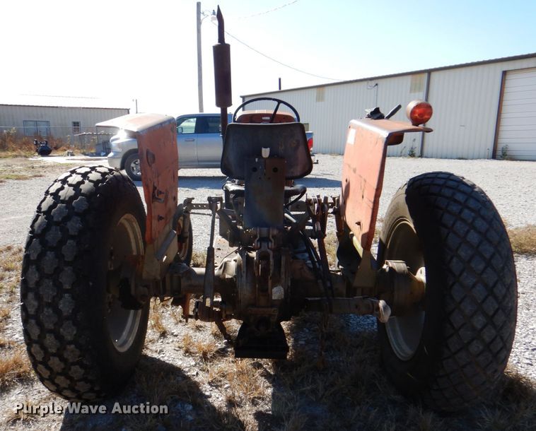 image for item HL9251 1966 Massey Ferguson 165  tractor