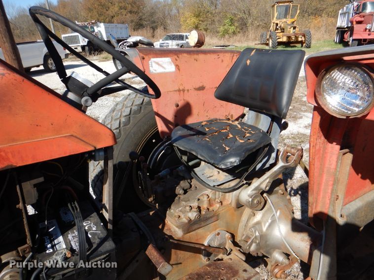 image for item HL9251 1966 Massey Ferguson 165  tractor