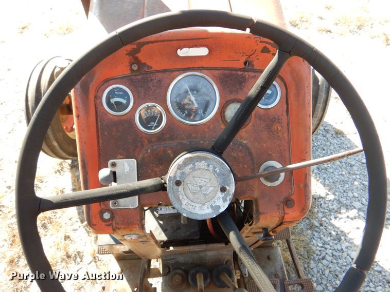 image for item HL9251 1966 Massey Ferguson 165  tractor