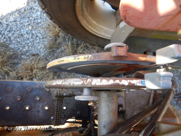 image for item HL9251 1966 Massey Ferguson 165  tractor