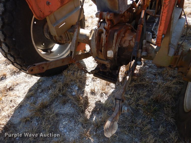 image for item HL9251 1966 Massey Ferguson 165  tractor