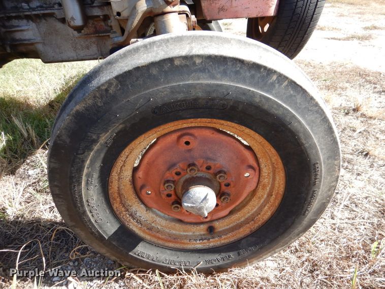 image for item HL9251 1966 Massey Ferguson 165  tractor