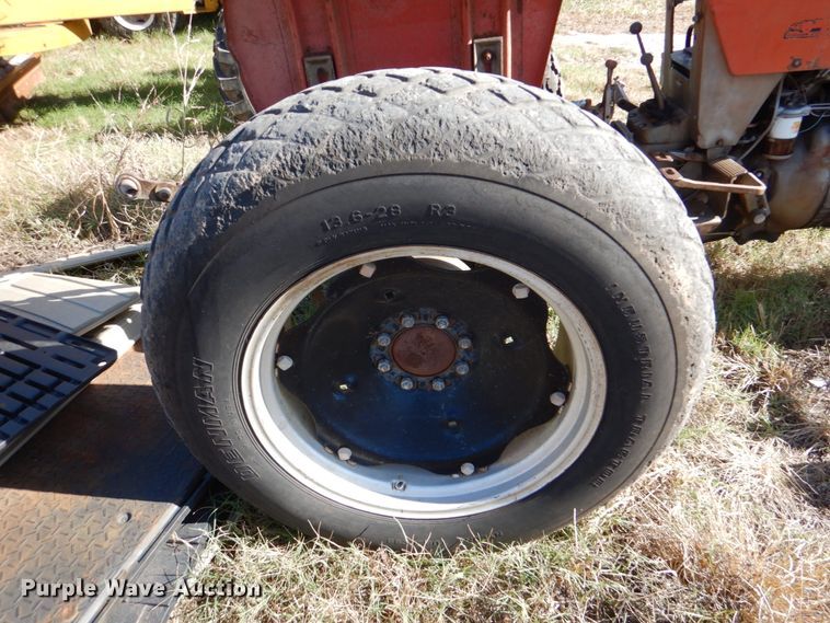 image for item HL9251 1966 Massey Ferguson 165  tractor