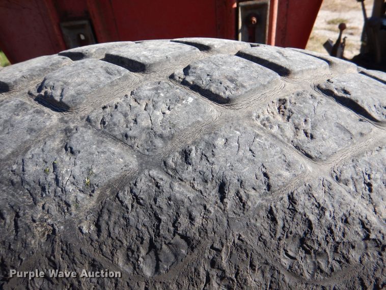 image for item HL9251 1966 Massey Ferguson 165  tractor