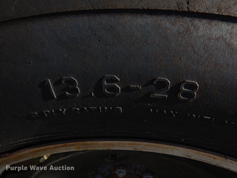 image for item HL9251 1966 Massey Ferguson 165  tractor