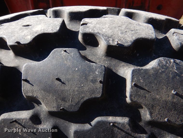 image for item HL9251 1966 Massey Ferguson 165  tractor