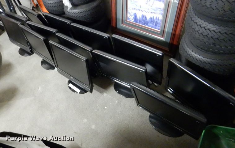 image for item HL9252 (13) Coby 19" televisions