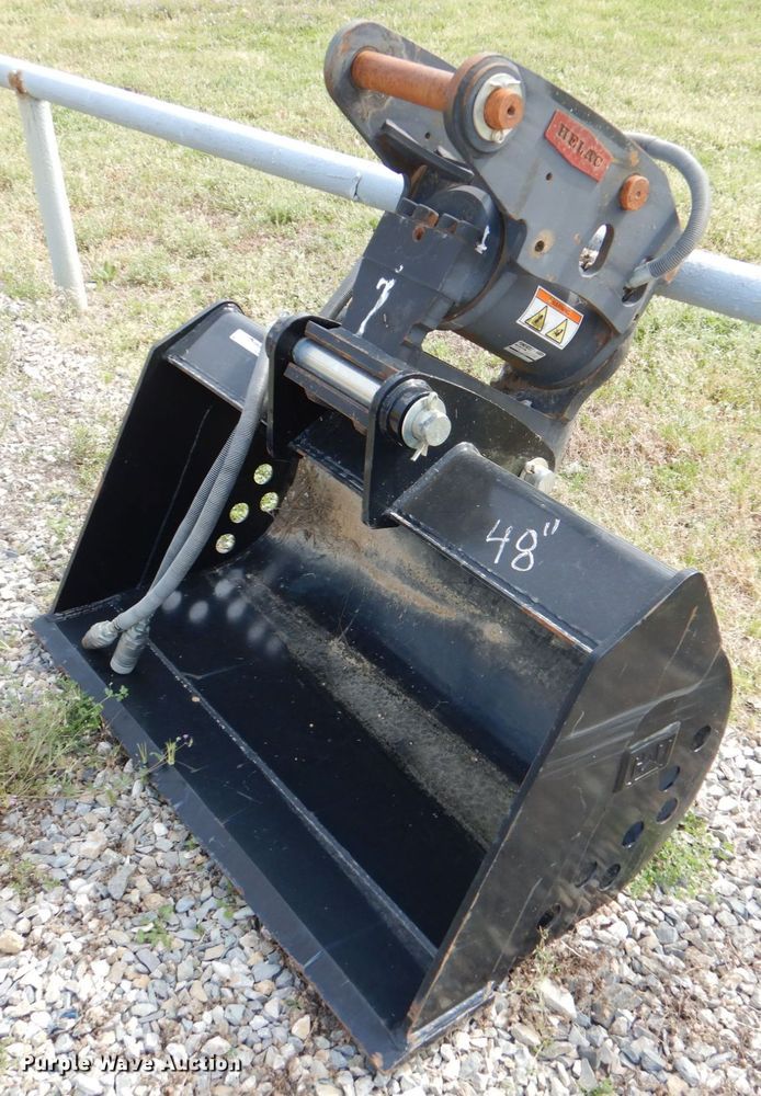 image for item HL9384 Caterpillar 48"W excavator bucket