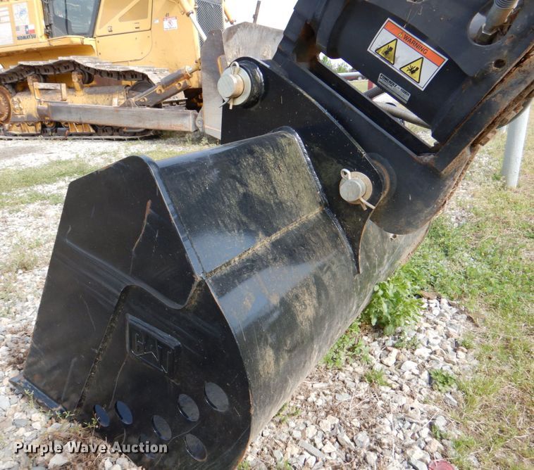 image for item HL9384 Caterpillar 48"W excavator bucket