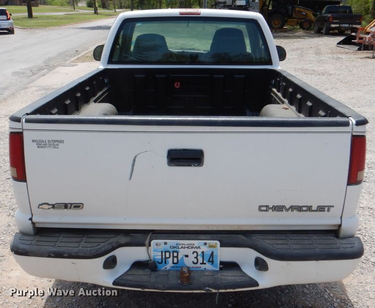 image for item HL9394 2001 Chevrolet S10  pickup truck