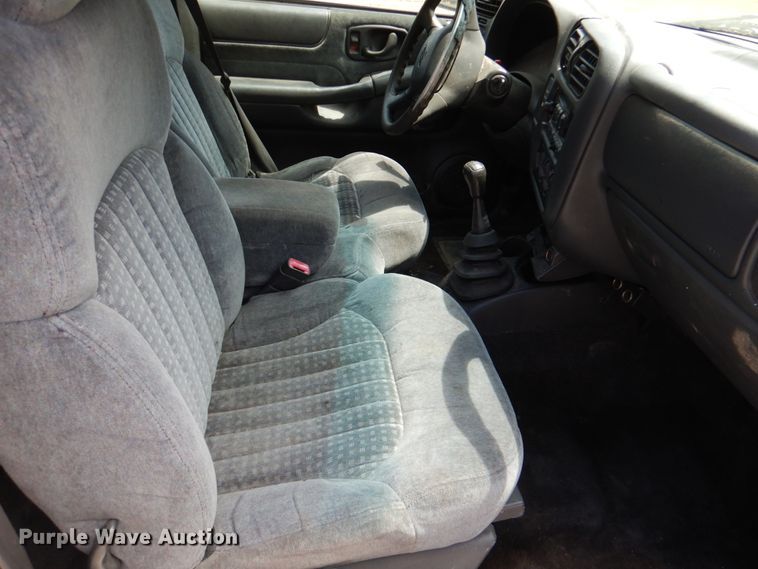 image for item HL9394 2001 Chevrolet S10  pickup truck